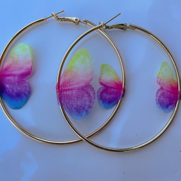 🆕🦋 🌈 Rainbow Butterfly Hoop Earrings - Picture 3 of 10